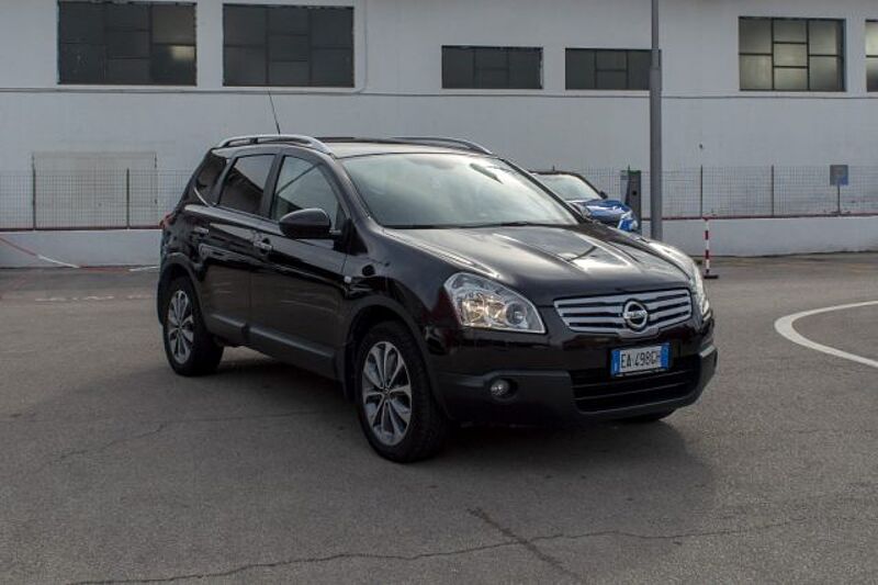 Nissan Qashqai+2 2.0 dCi DPF n-tec